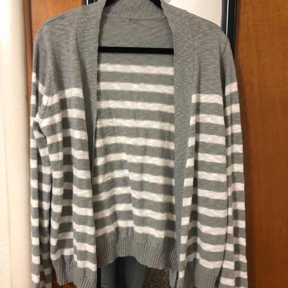 Whit and gray cardigan!